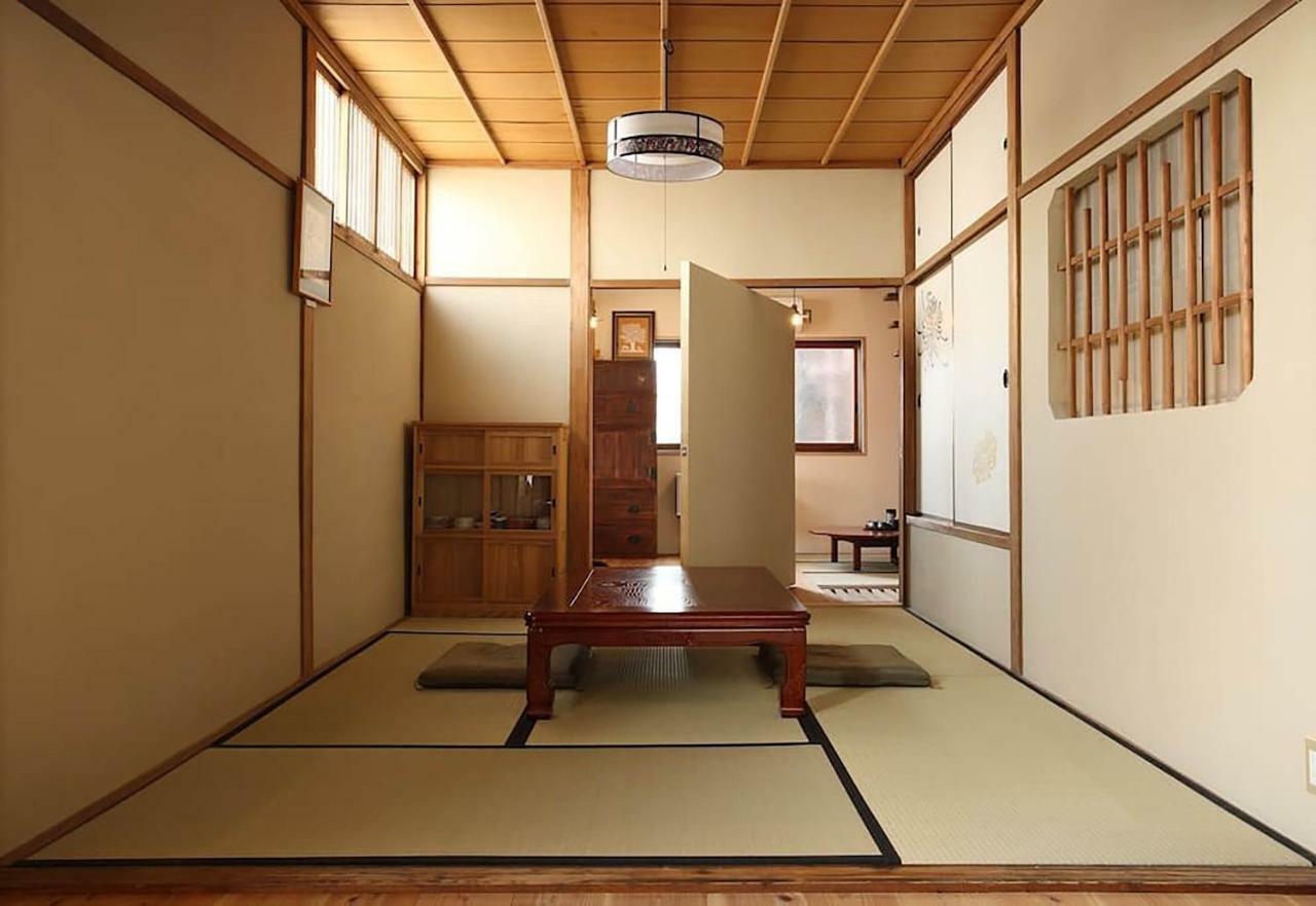 Bar併設の仕掛け満載忍者ハウス!Wi-Fi!天王寺電車で15分!帝塚山四丁目駅3メートル! Hotel โอซาก้า ภายนอก รูปภาพ