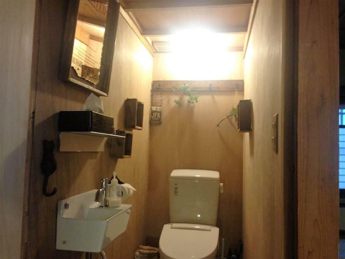 Bar併設の仕掛け満載忍者ハウス!Wi-Fi!天王寺電車で15分!帝塚山四丁目駅3メートル! Hotel โอซาก้า ภายนอก รูปภาพ